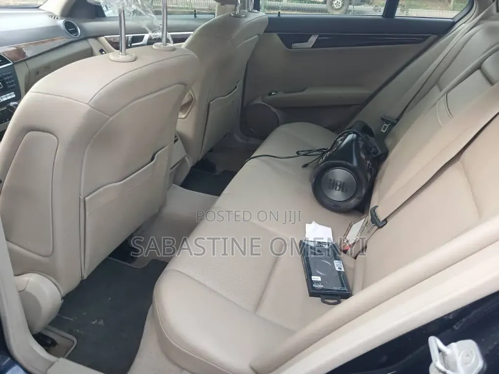 Mercedes-Benz C300 2013 Blue