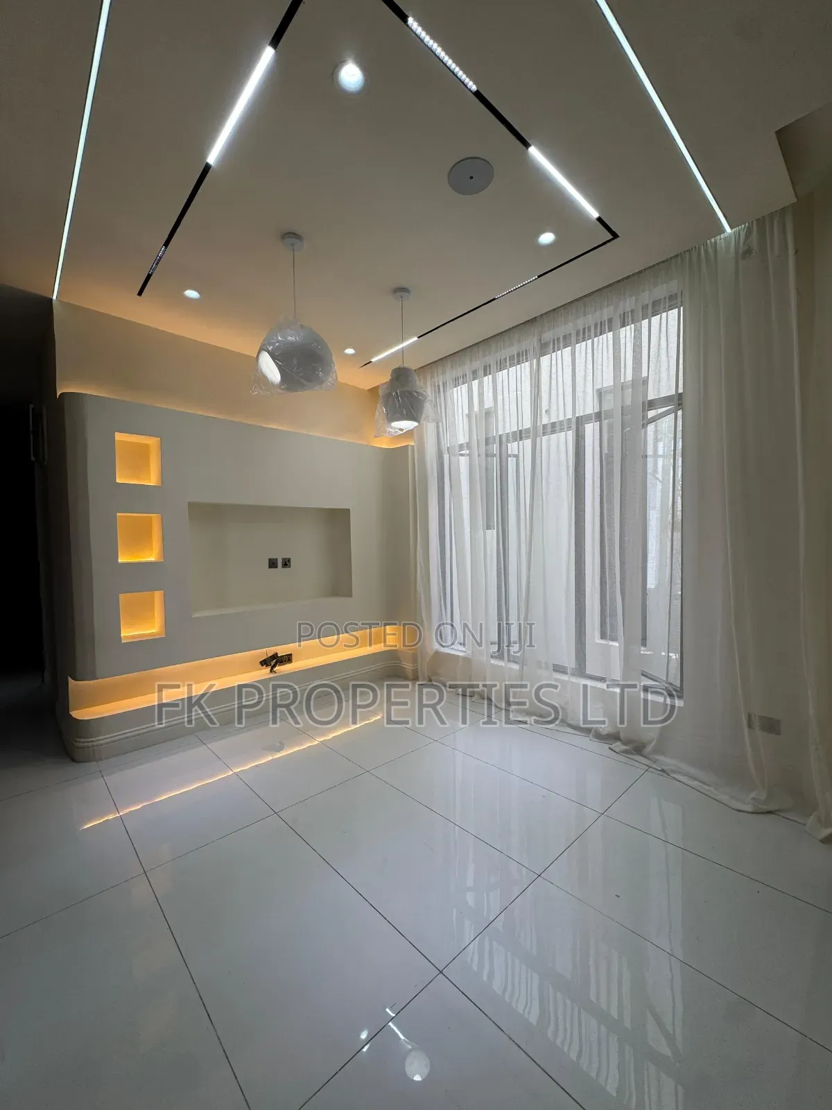 Luxury 5bedroom Mansion In Orchid
