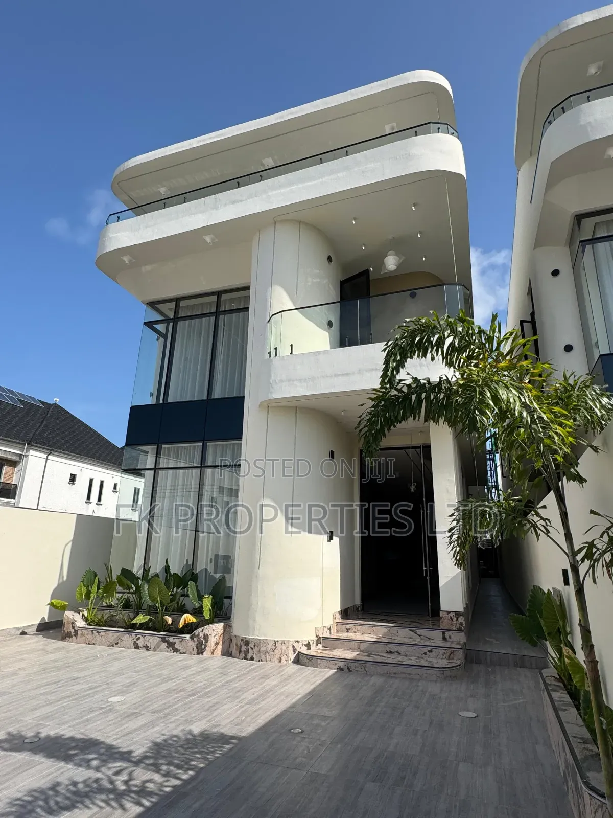 Luxury 5bedroom Mansion In Orchid