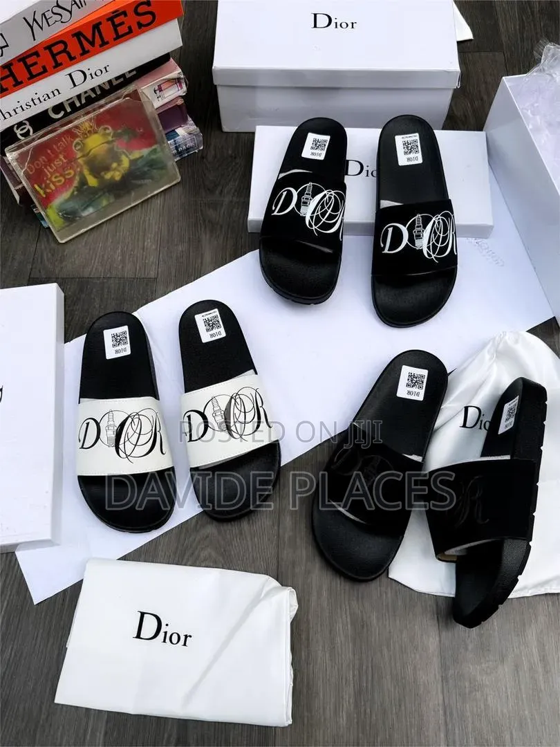 Quality Original Dior Leather Unisex Slide White and Black Colour