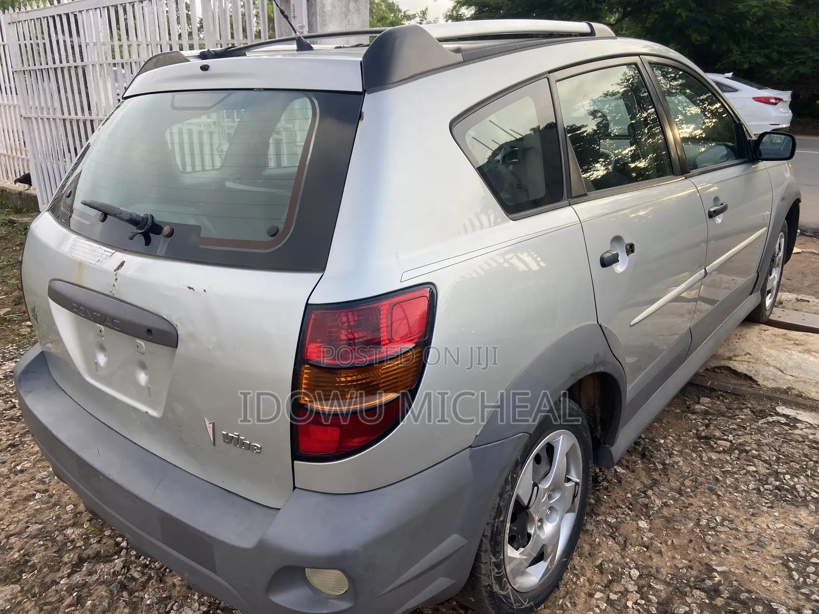 Pontiac Vibe Automatic 2004 Silver