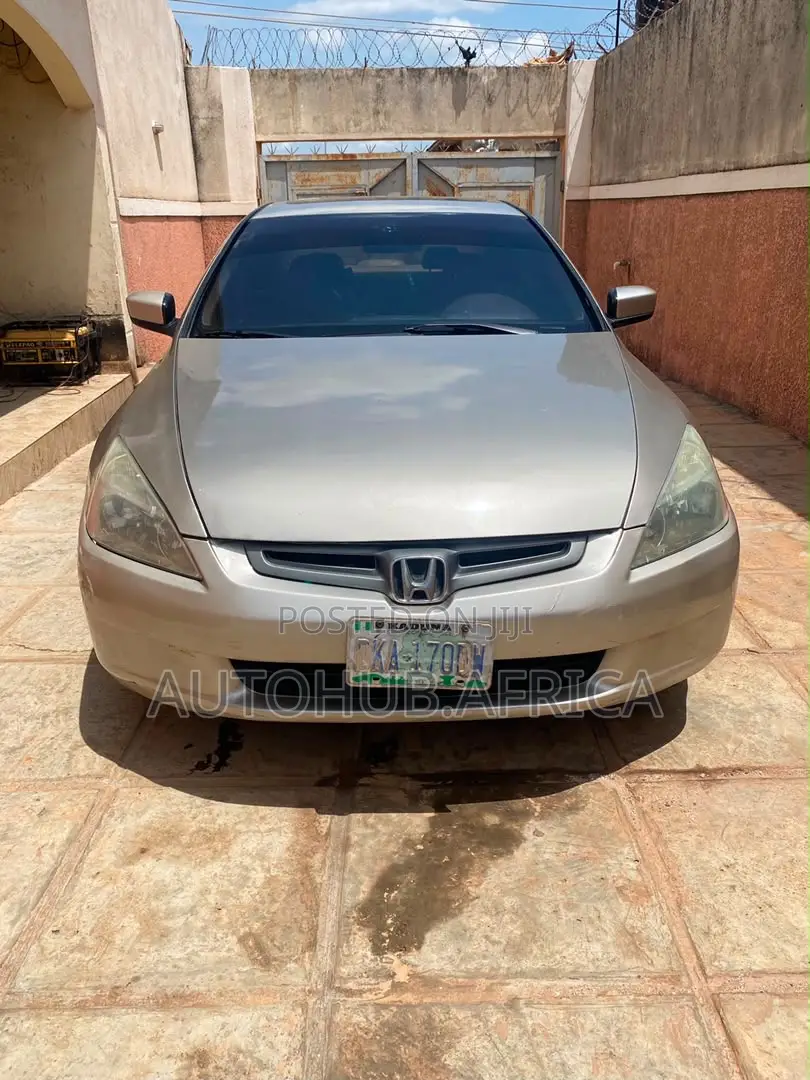 Honda Accord 2005 Gold