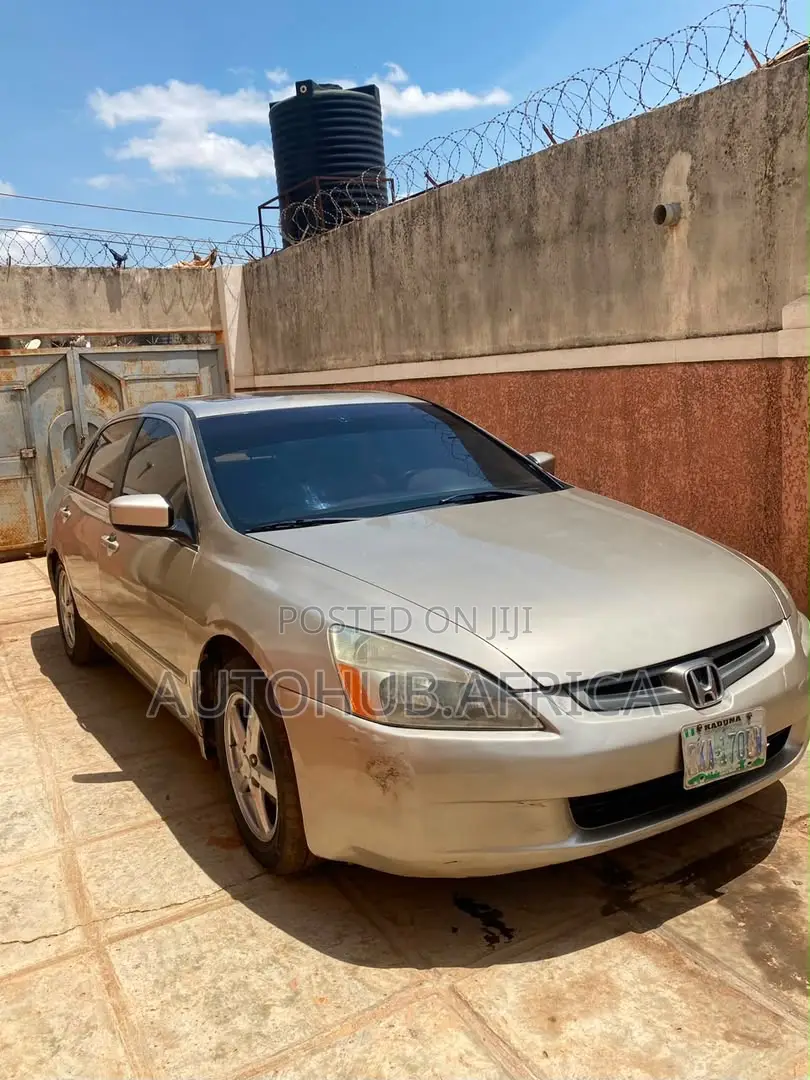 Honda Accord 2005 Gold