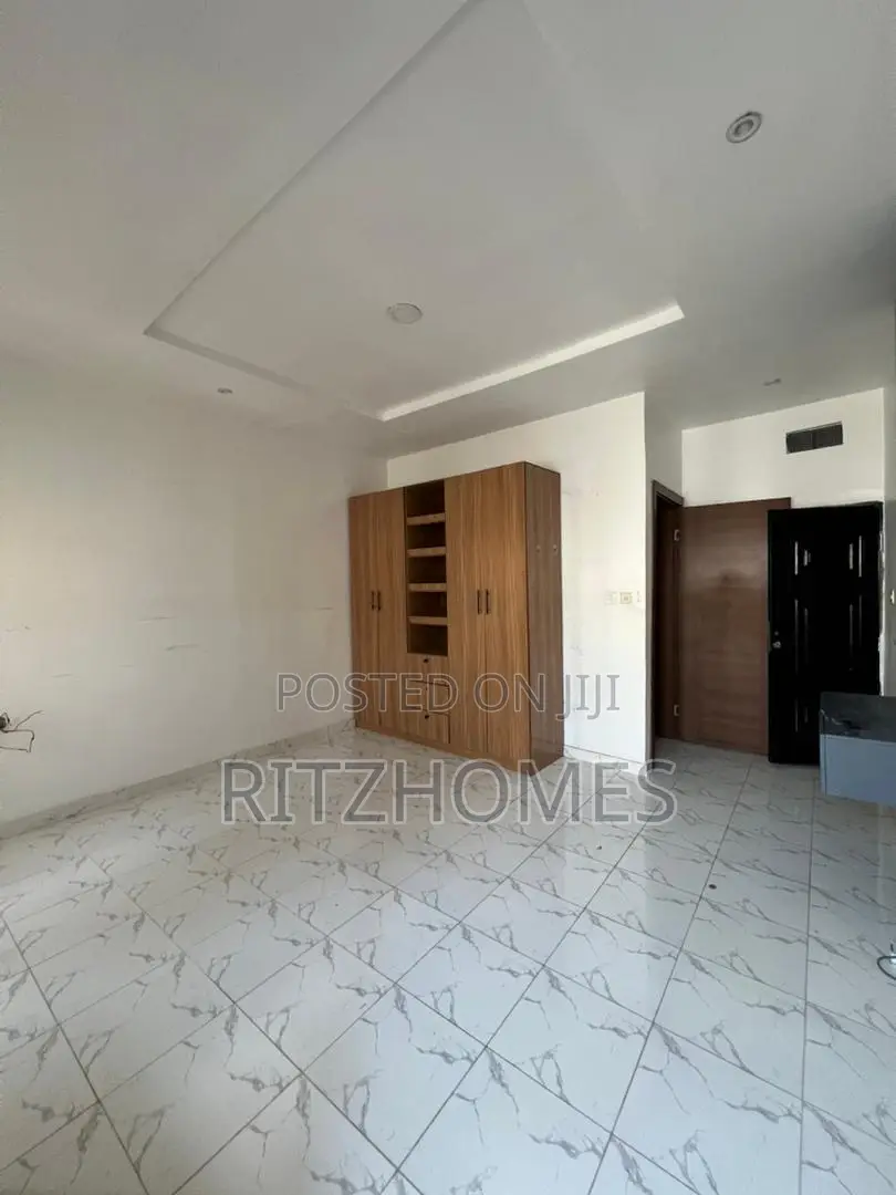 3bdrm Duplex in Ikota for rent