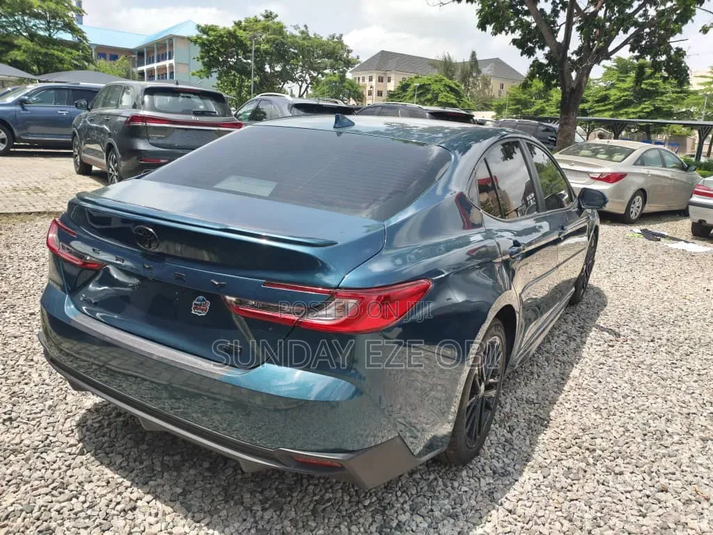 Toyota Camry 2025 Green