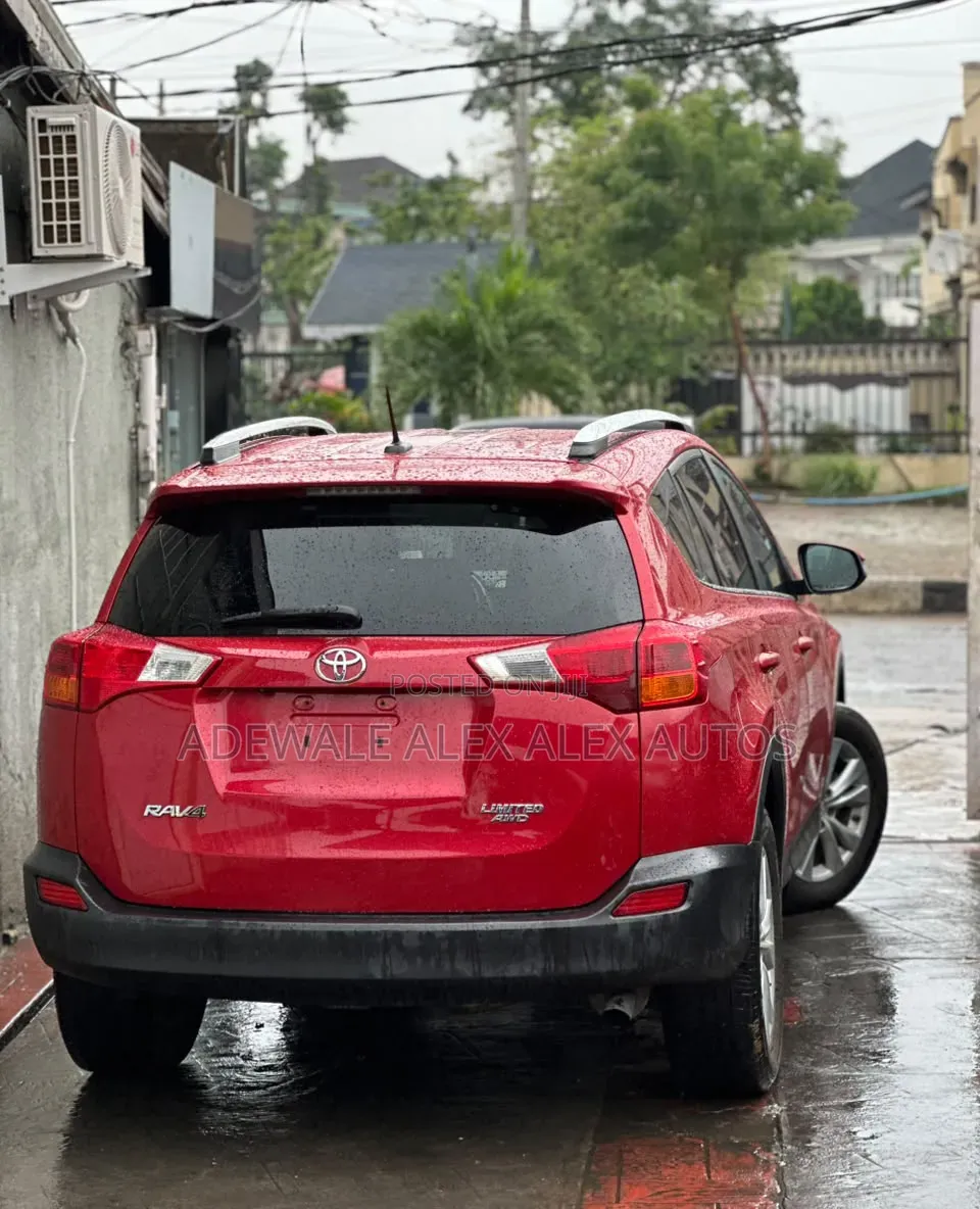 Toyota RAV4 2015 Red