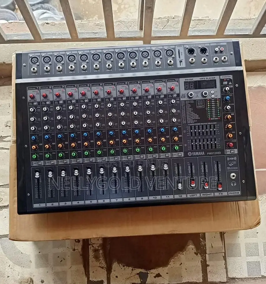 Yamaha Mixer 12 Powered