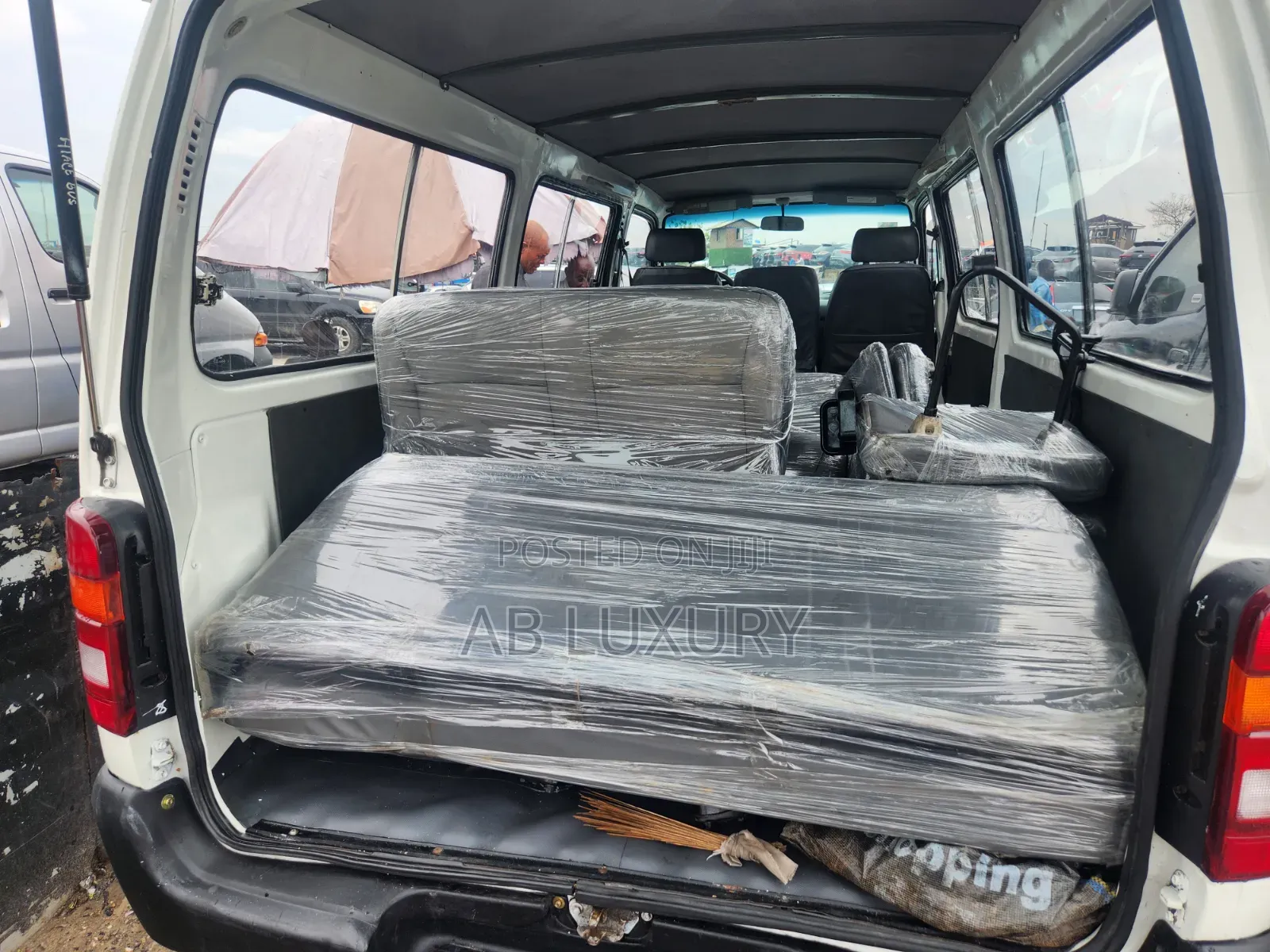 Toyota HiAce 2006 White