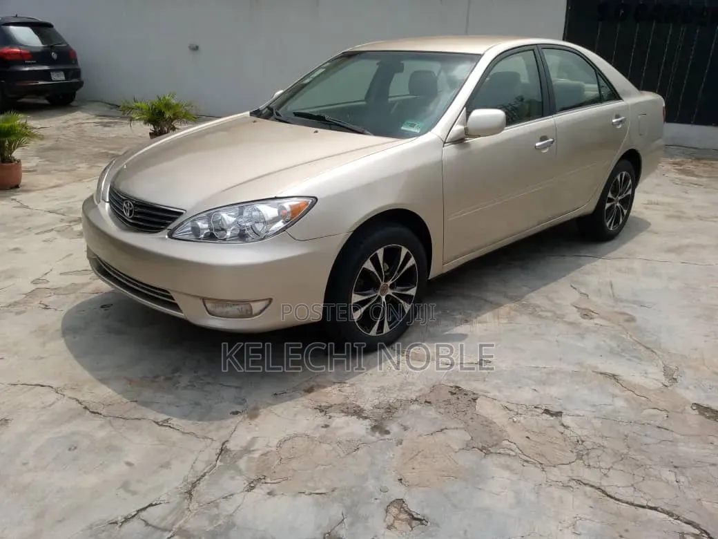 Toyota Camry 2006 Gold