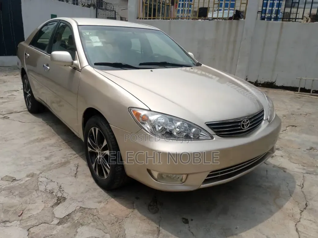 Toyota Camry 2006 Gold