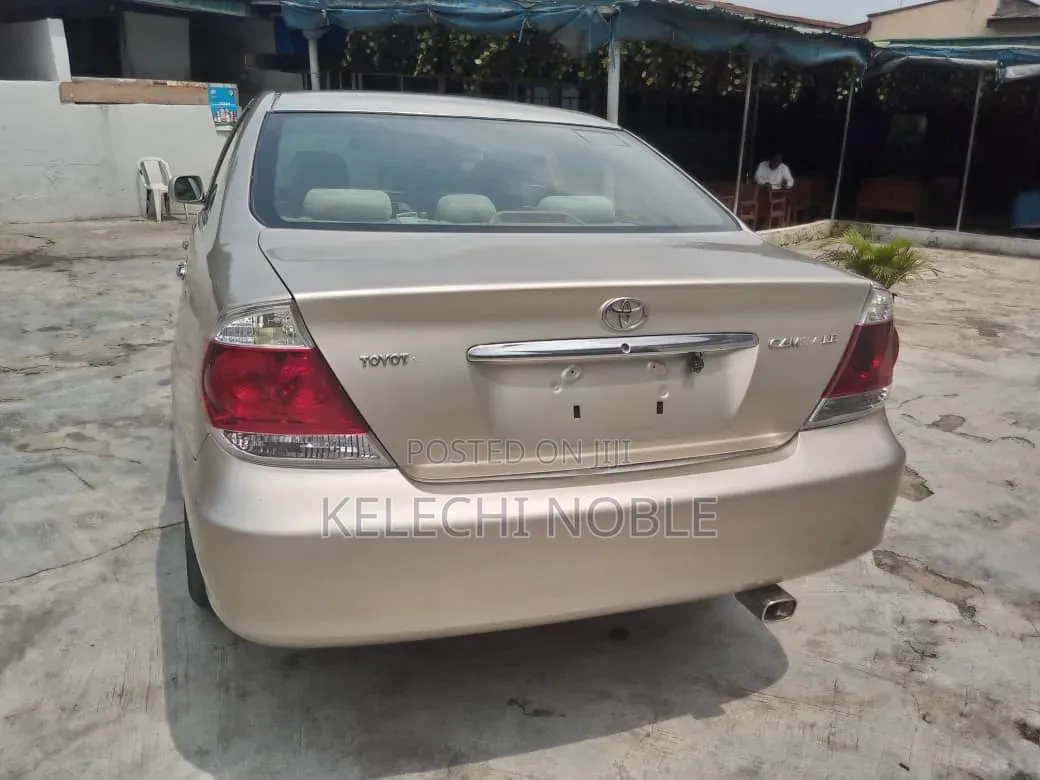 Toyota Camry 2006 Gold