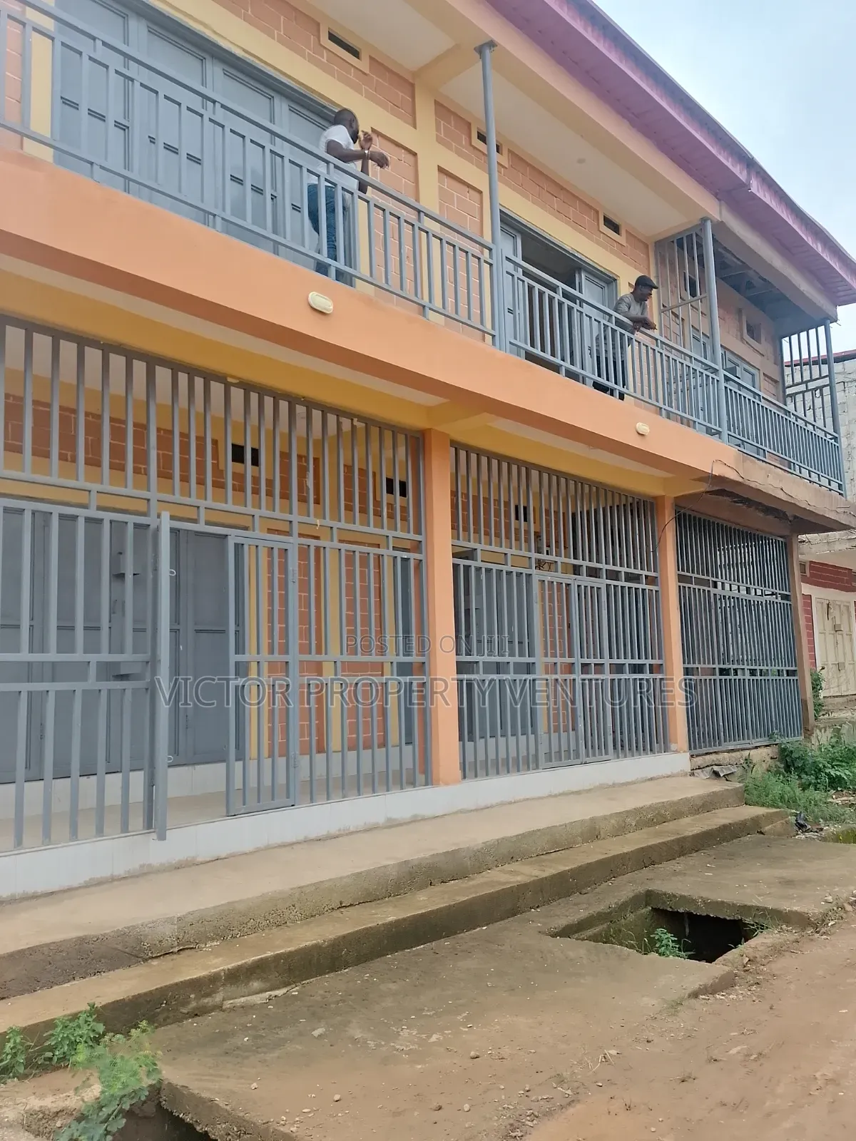 A Serial Duplex Shop / Warehouse Is Out for Sale at Fo1 Kubwa Market