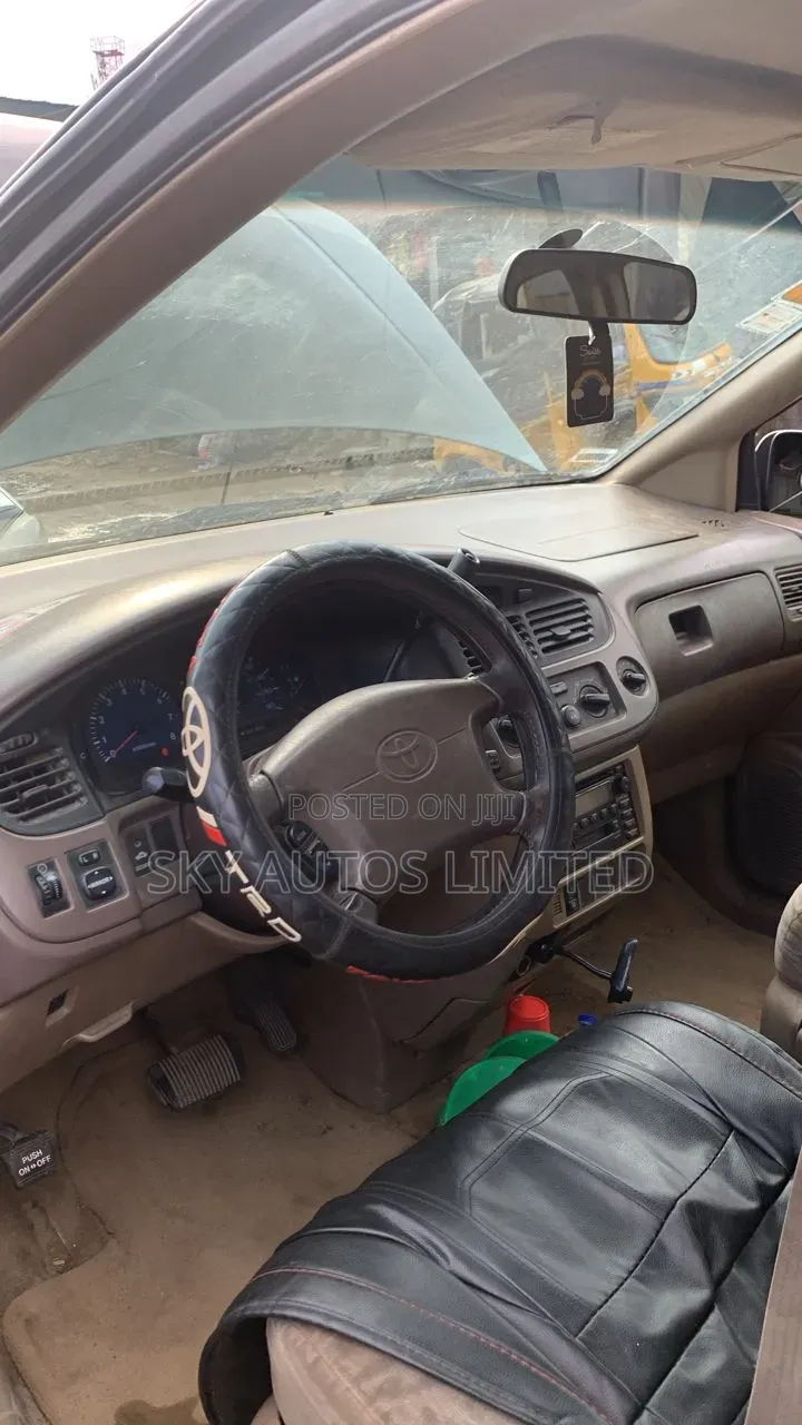 Toyota Sienna 2002 Green