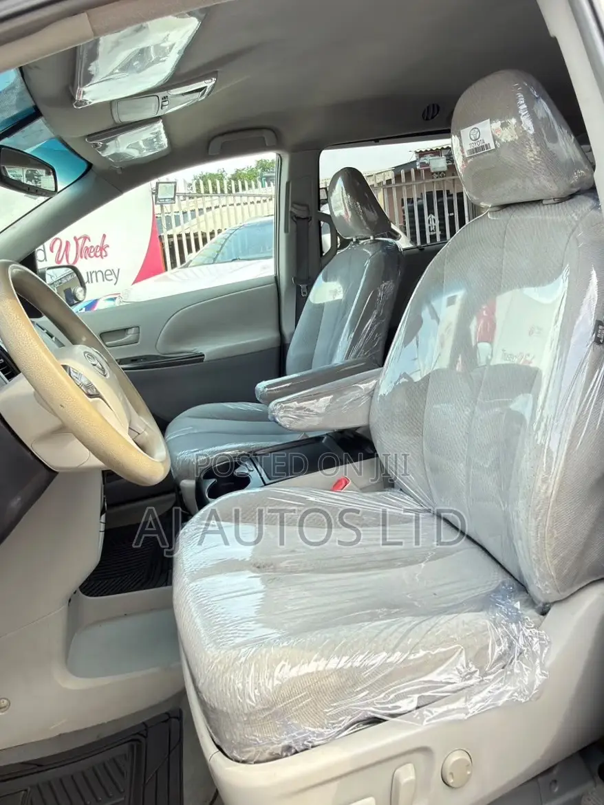Toyota Sienna 2011 Gray