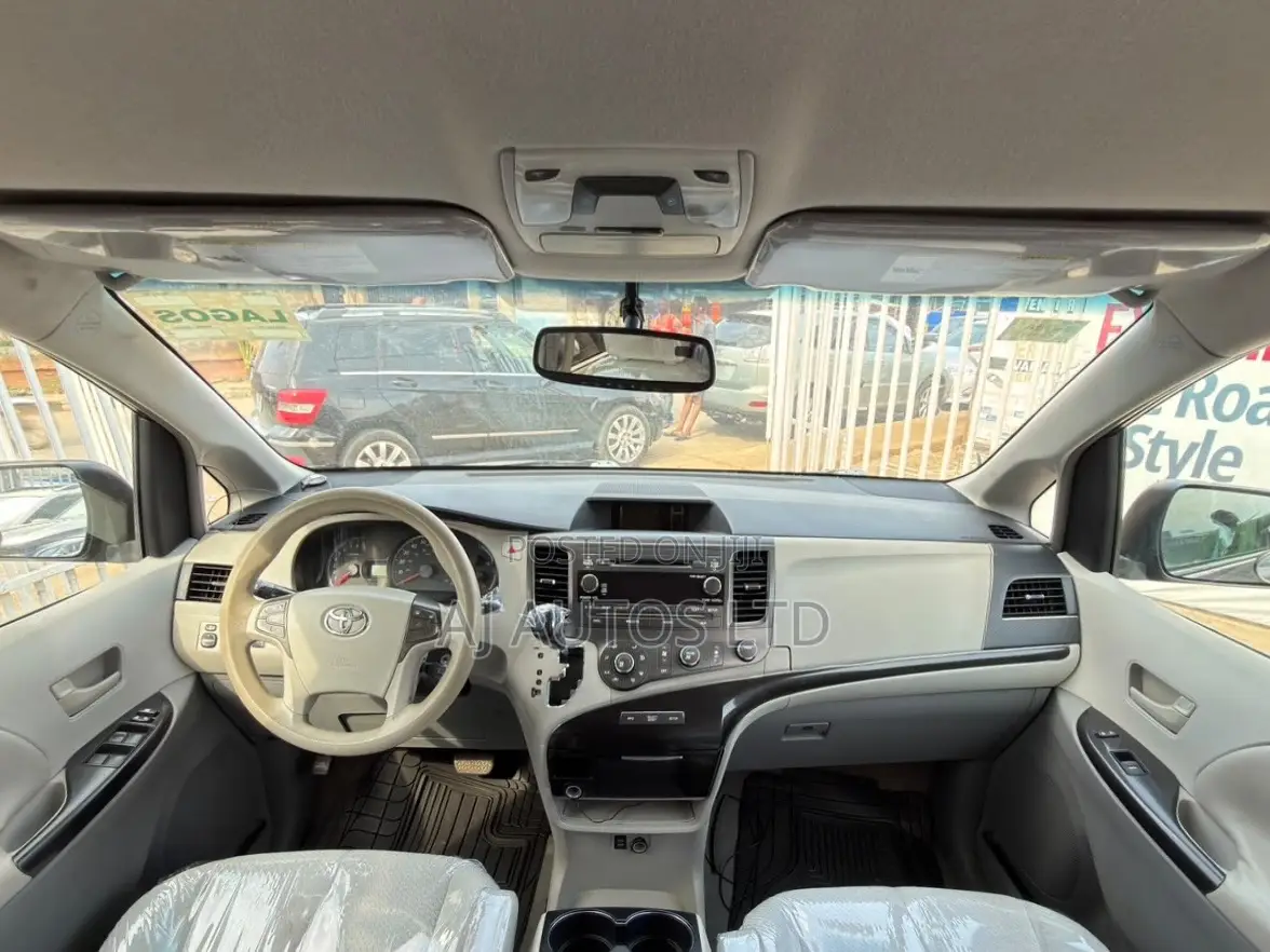 Toyota Sienna 2011 Gray