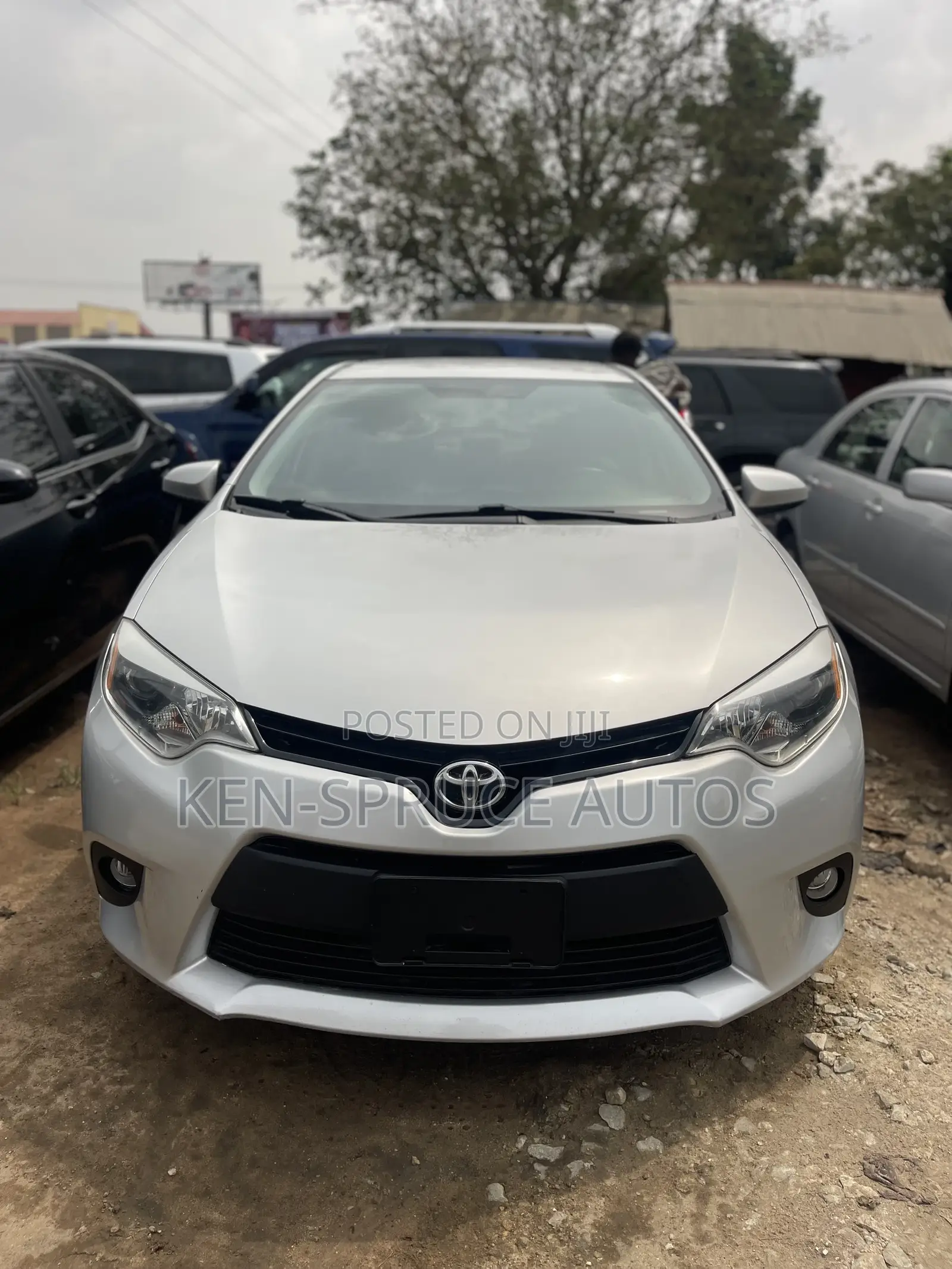 Toyota Corolla LE Premium 4dr Sedan (1.8L 4cyl CVT) 2014 Silver