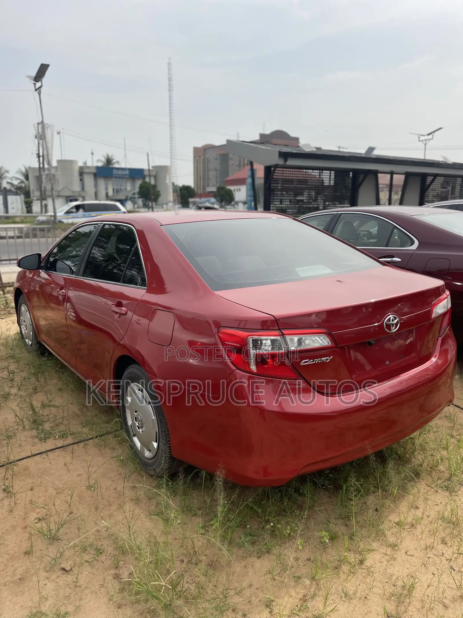 Toyota Camry LE 4dr Sedan (2.5L 4cyl 6A) 2012 Red