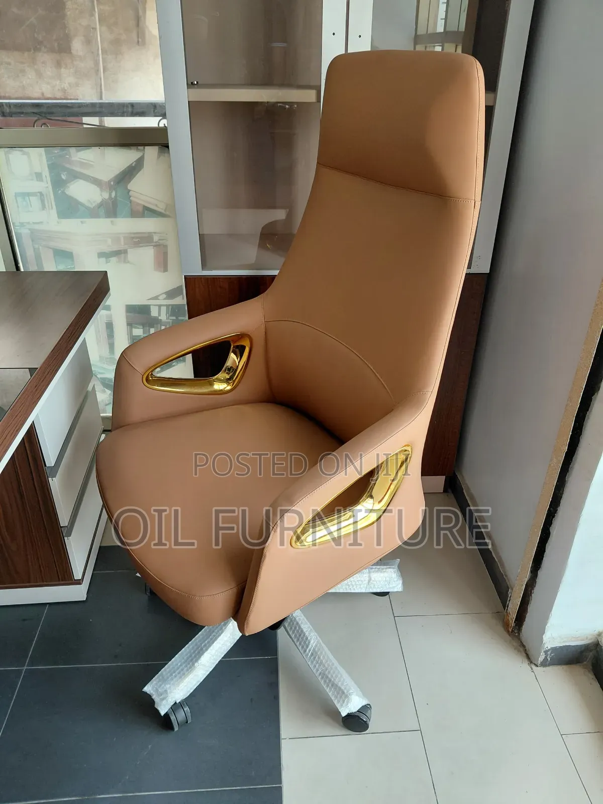 ​Luxury Executive Leather Office Chair With Gold Trim