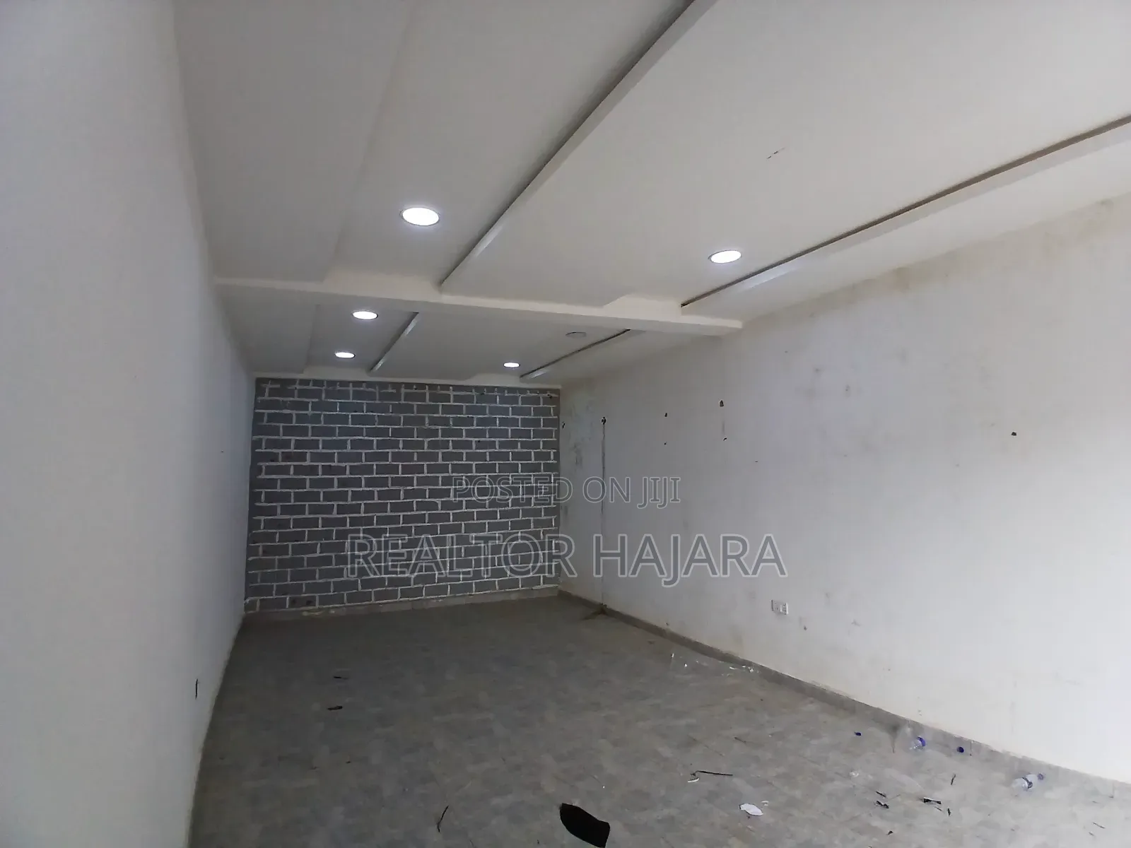 Shop Available for Rent at Fo1 Kuwba Market
