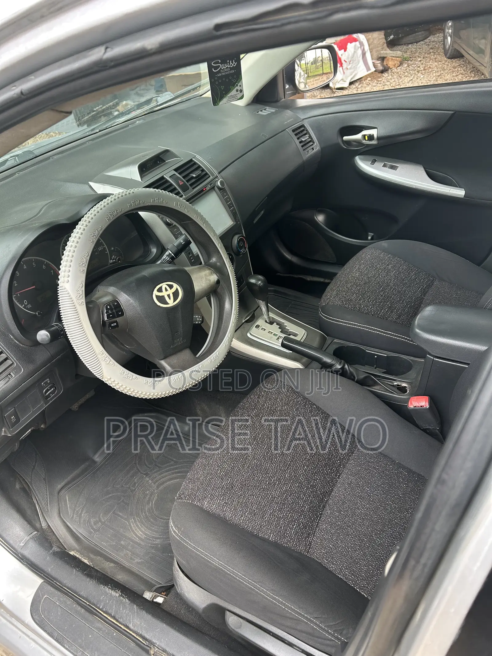 Toyota Corolla 2012 Silver