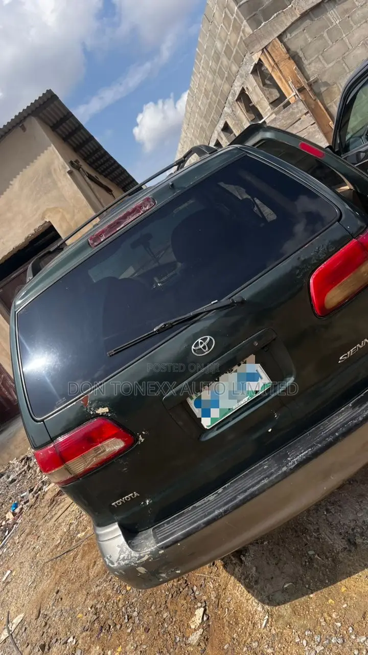 Toyota Sienna XLE 2003 Green