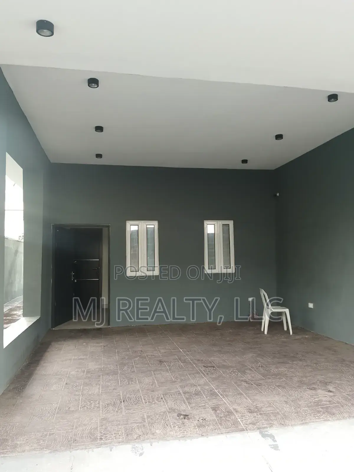 4bdrm Townhouse/Terrace in Adeniyi Jones for sale