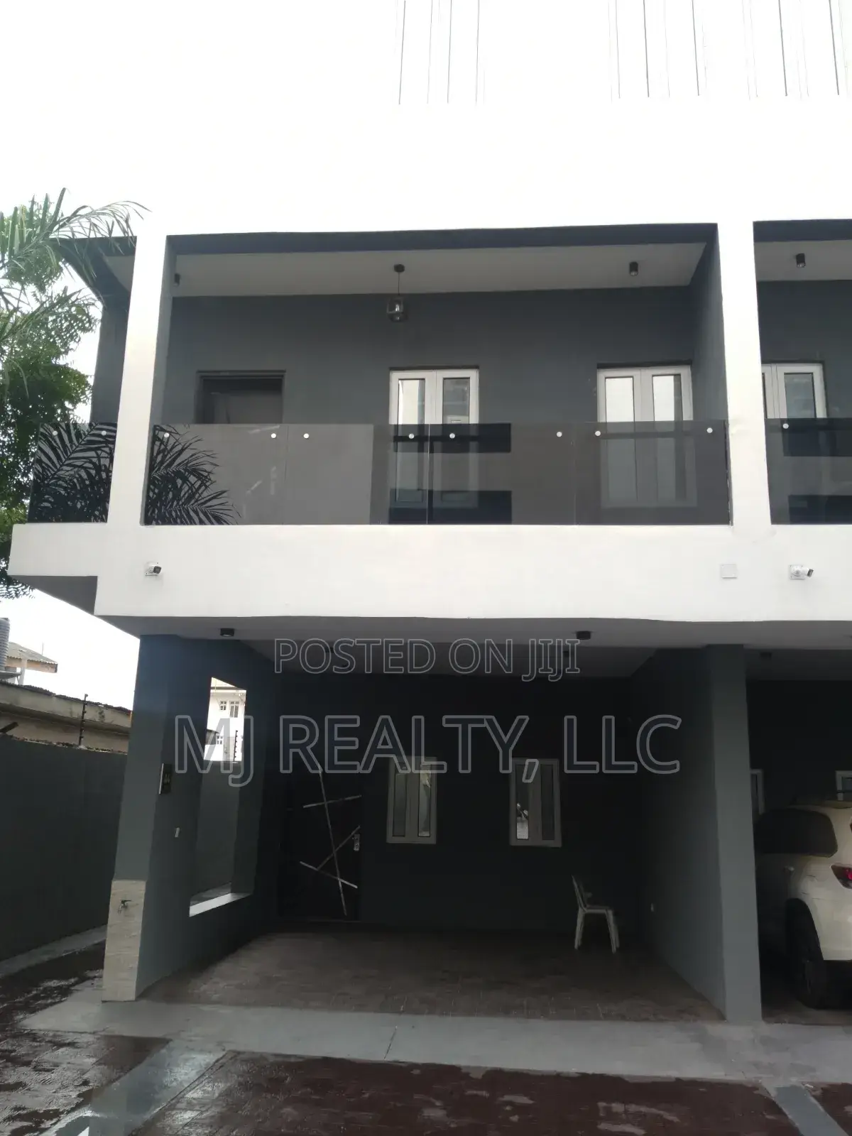 4bdrm Townhouse/Terrace in Adeniyi Jones for sale