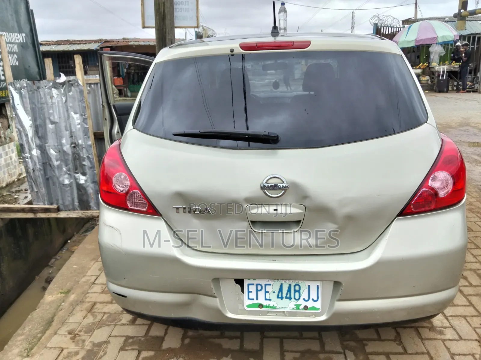 Nissan Tiida 2005 Gold