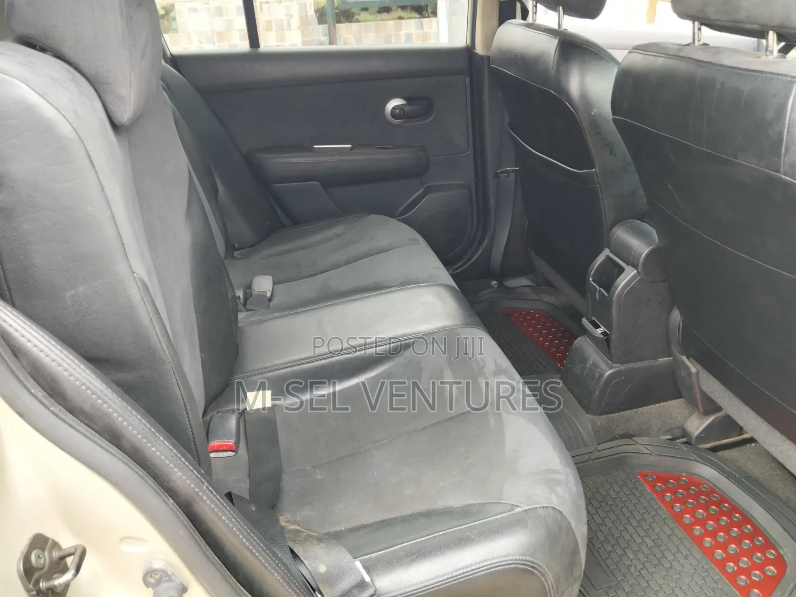 Nissan Tiida 2005 Gold