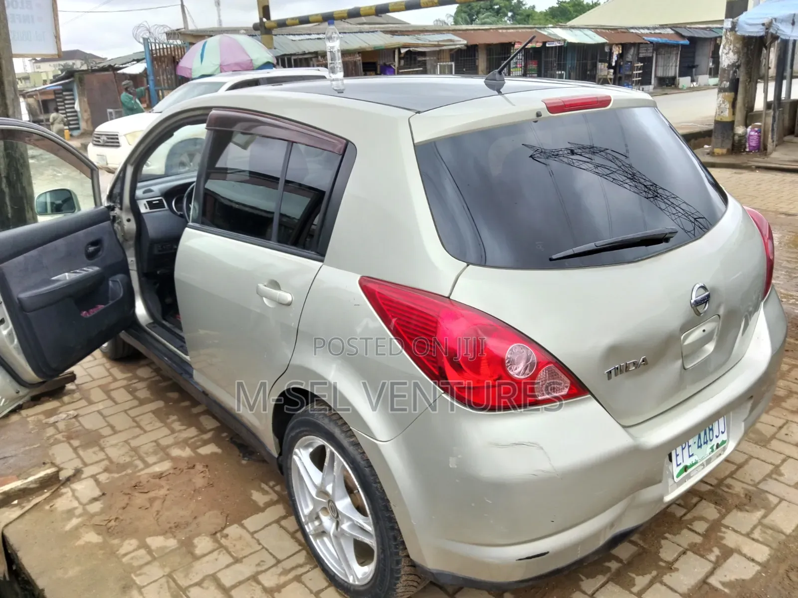 Nissan Tiida 2005 Gold