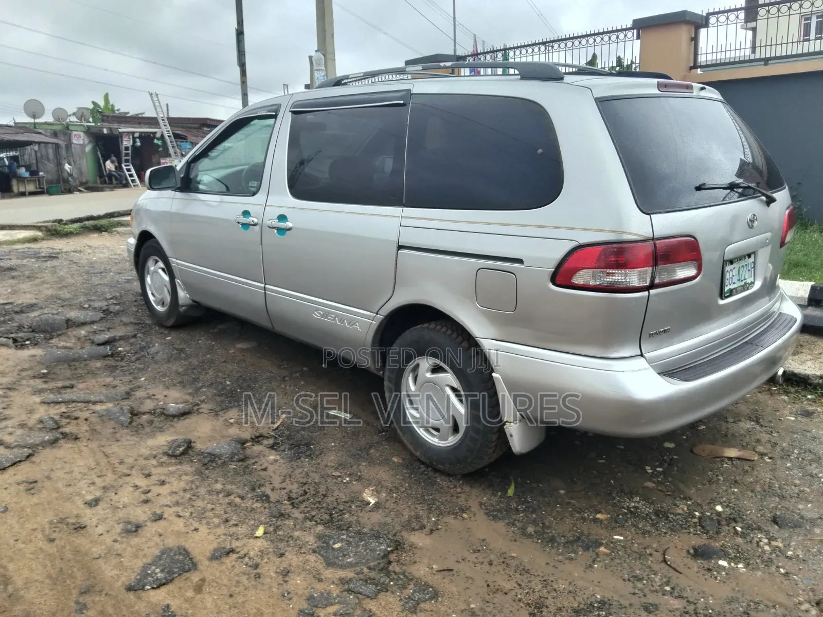 Toyota Sienna 2002 Silver