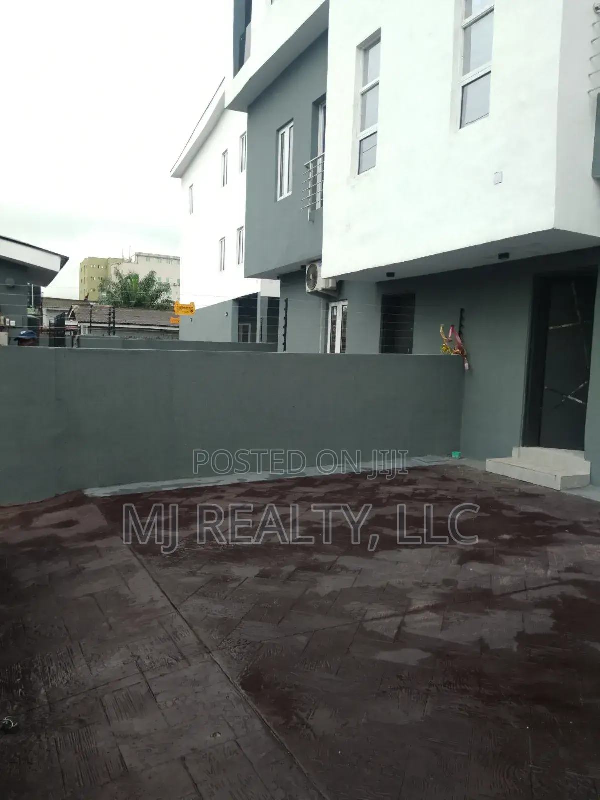 4bdrm Duplex in Adeniyi Jones for sale