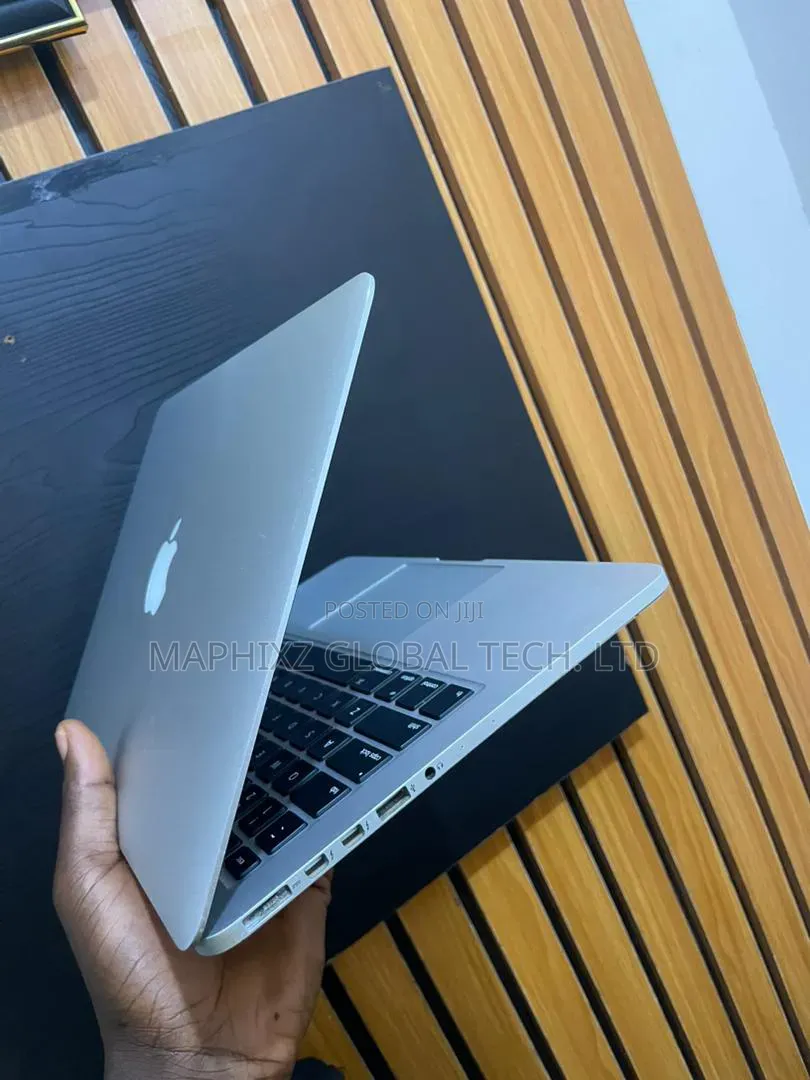 Laptop Apple MacBook Pro 2015 8GB Intel Core i5 SSD 256GB