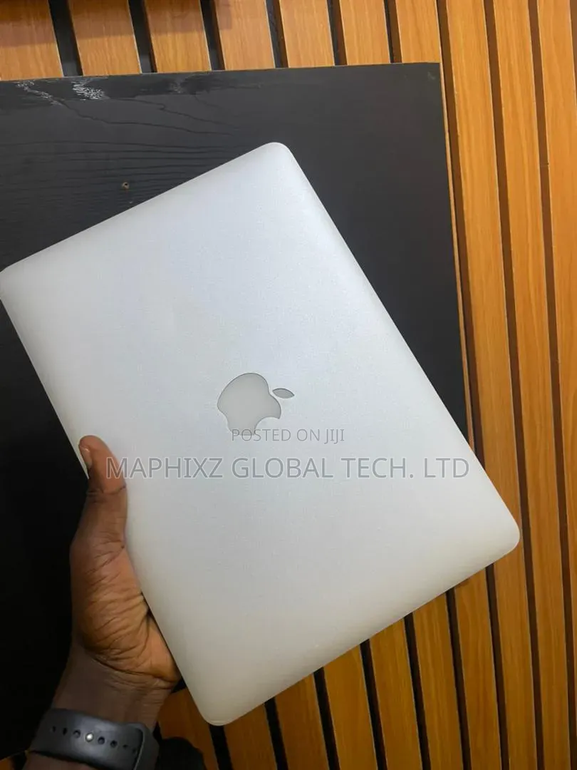 Laptop Apple MacBook Pro 2015 8GB Intel Core i5 SSD 256GB