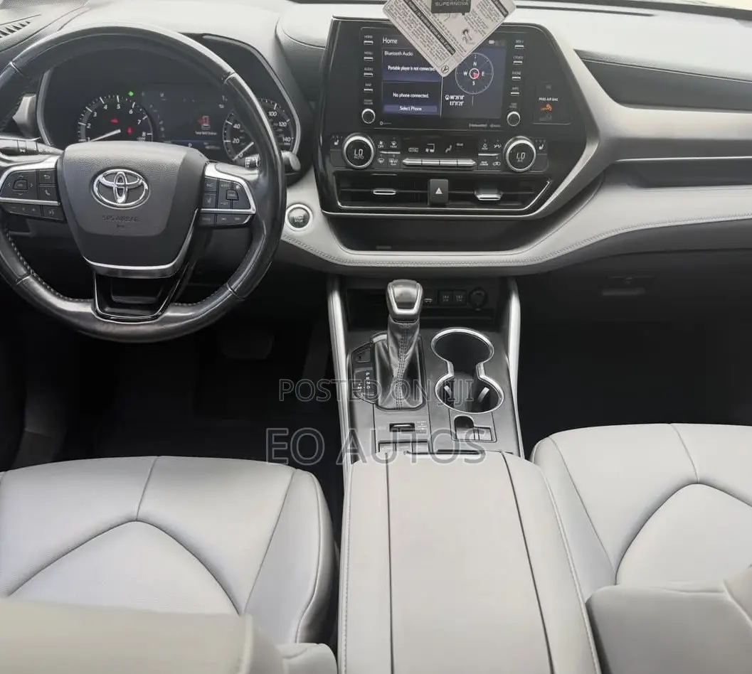 Toyota Highlander XLE 2021 Blue