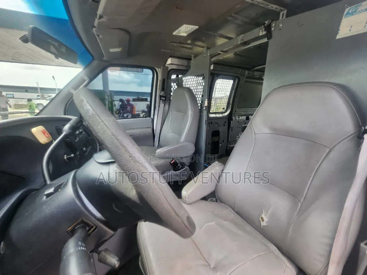 Ford E350 2008 Silver