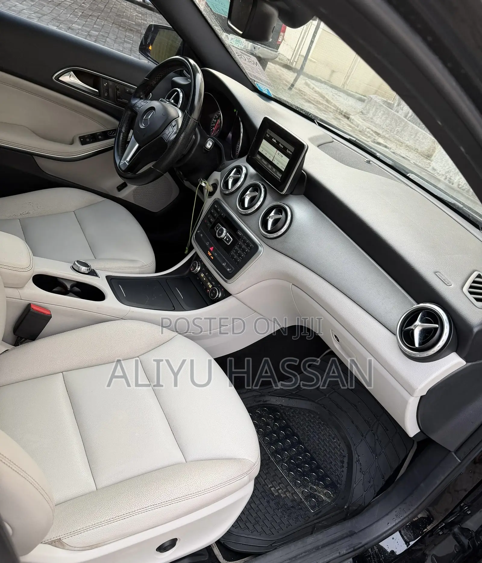 Mercedes-Benz GLA 250 2015 Black