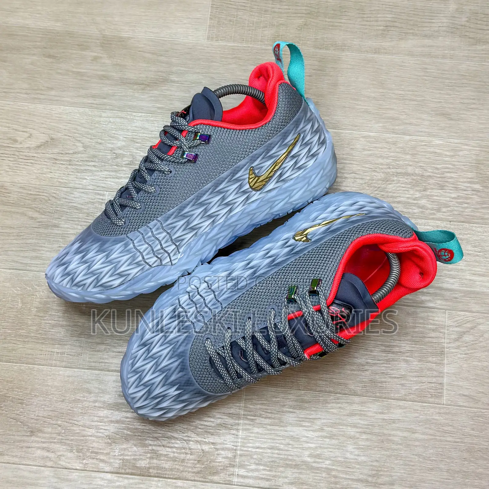 Original Nike St Charge Sneakers