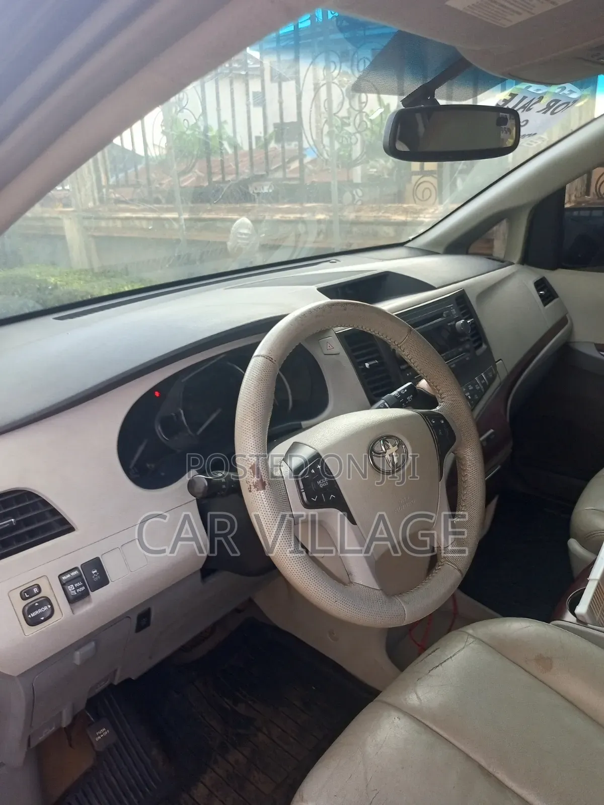 Toyota Sienna 2011 Black