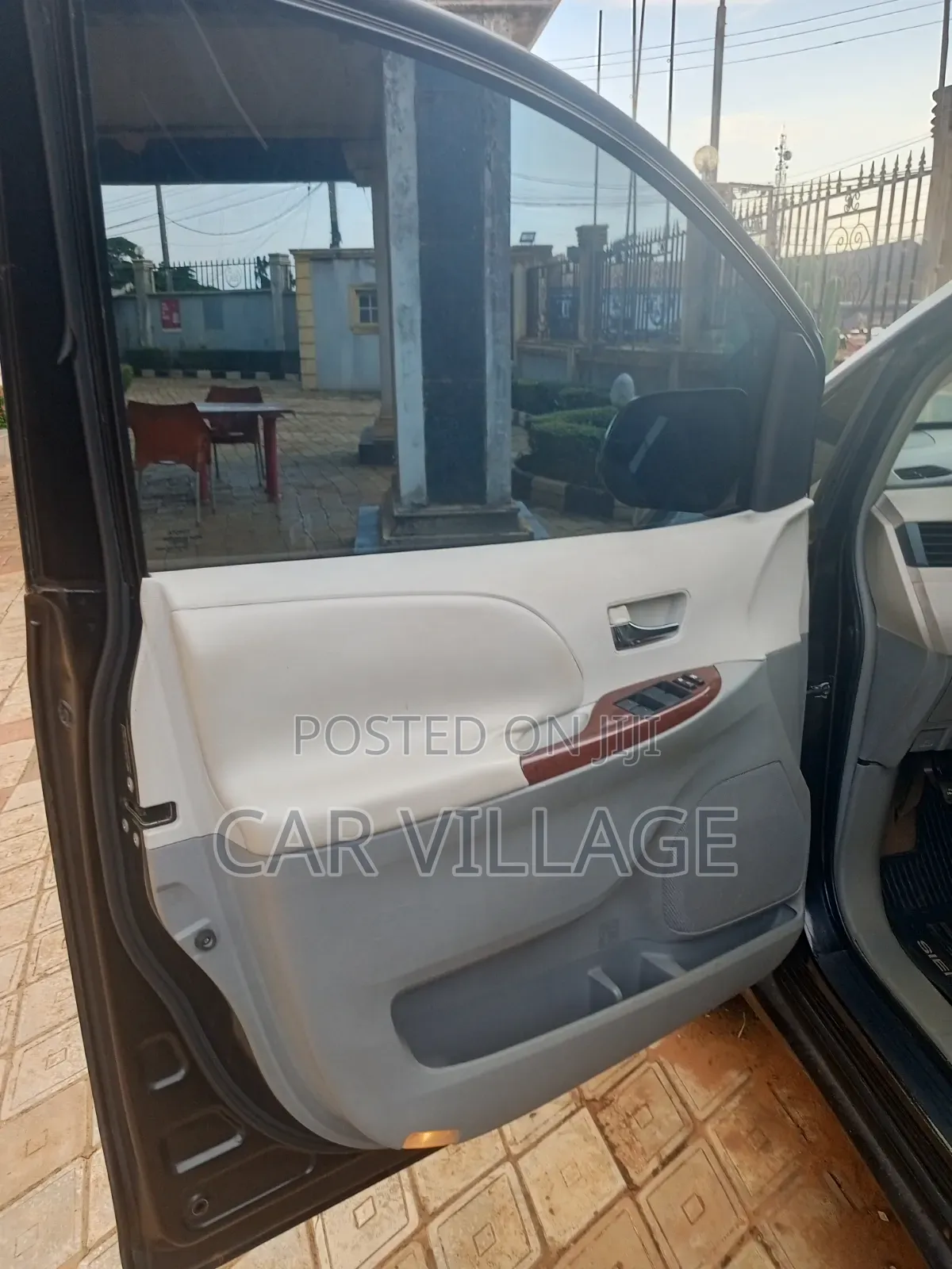 Toyota Sienna 2011 Black