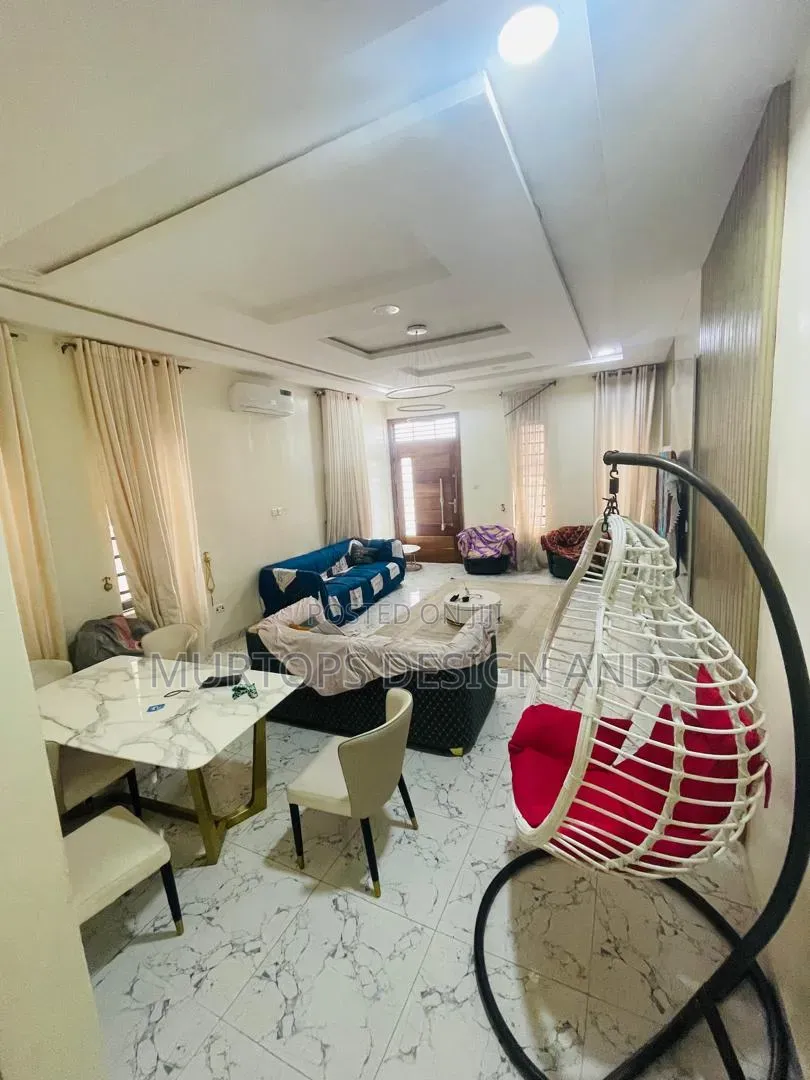 Furnished 4bdrm Duplex in Lekki Phase 2 for sale