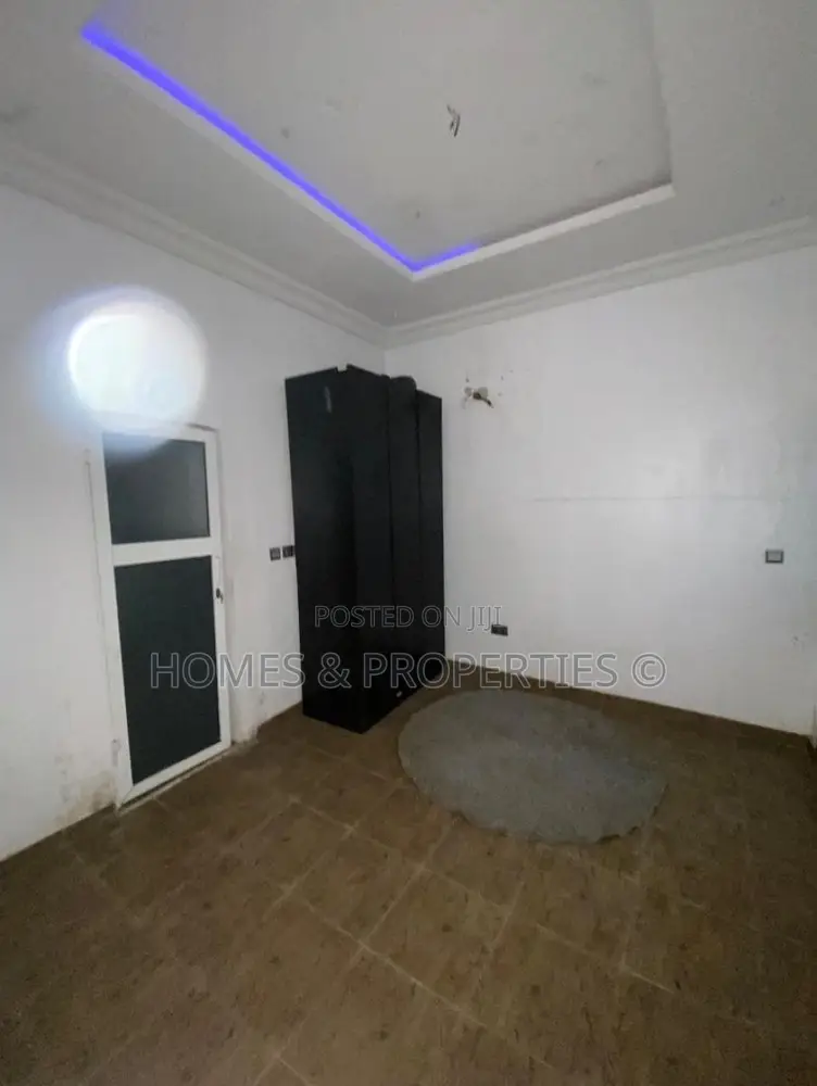 2bdrm Apartment in Ogunfayo, Awoyaya for rent