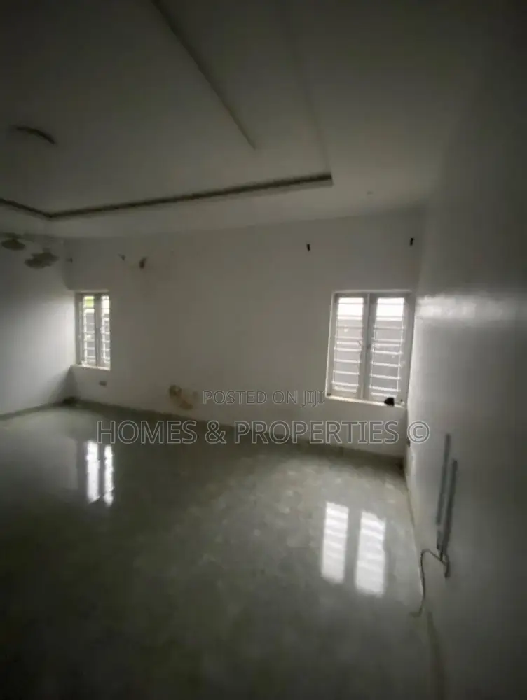 2bdrm Apartment in Ogunfayo, Awoyaya for rent