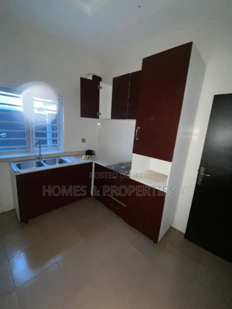 2bdrm Apartment in Ogunfayo, Awoyaya for rent