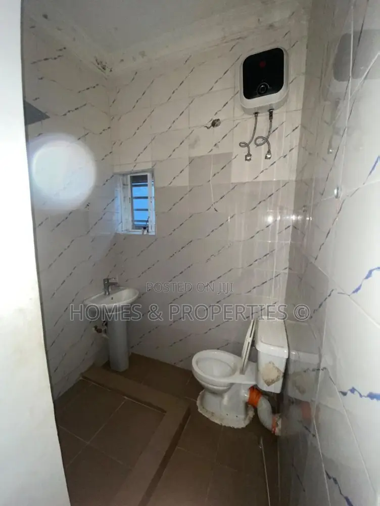2bdrm Apartment in Ogunfayo, Awoyaya for rent