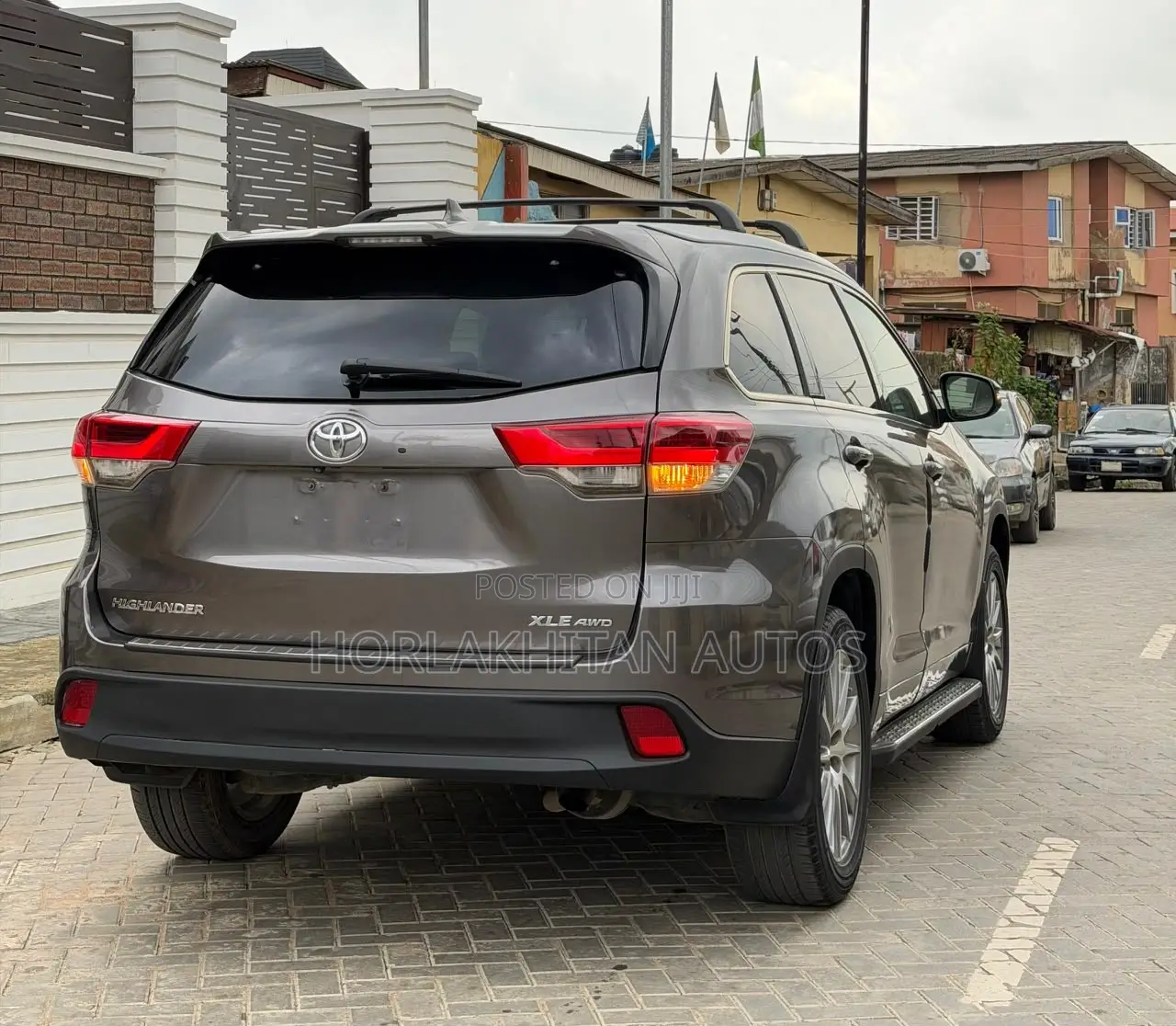 Toyota Highlander XLE V6 4x4 (3.5L 6cyl 6A) 2016 Gray