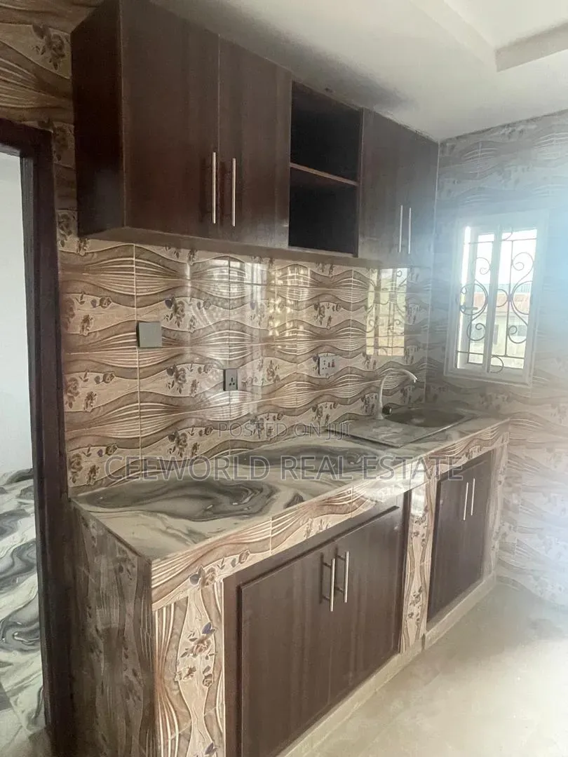 1bdrm Apartment in Ajufo Estate Elebu, Akala Express for rent