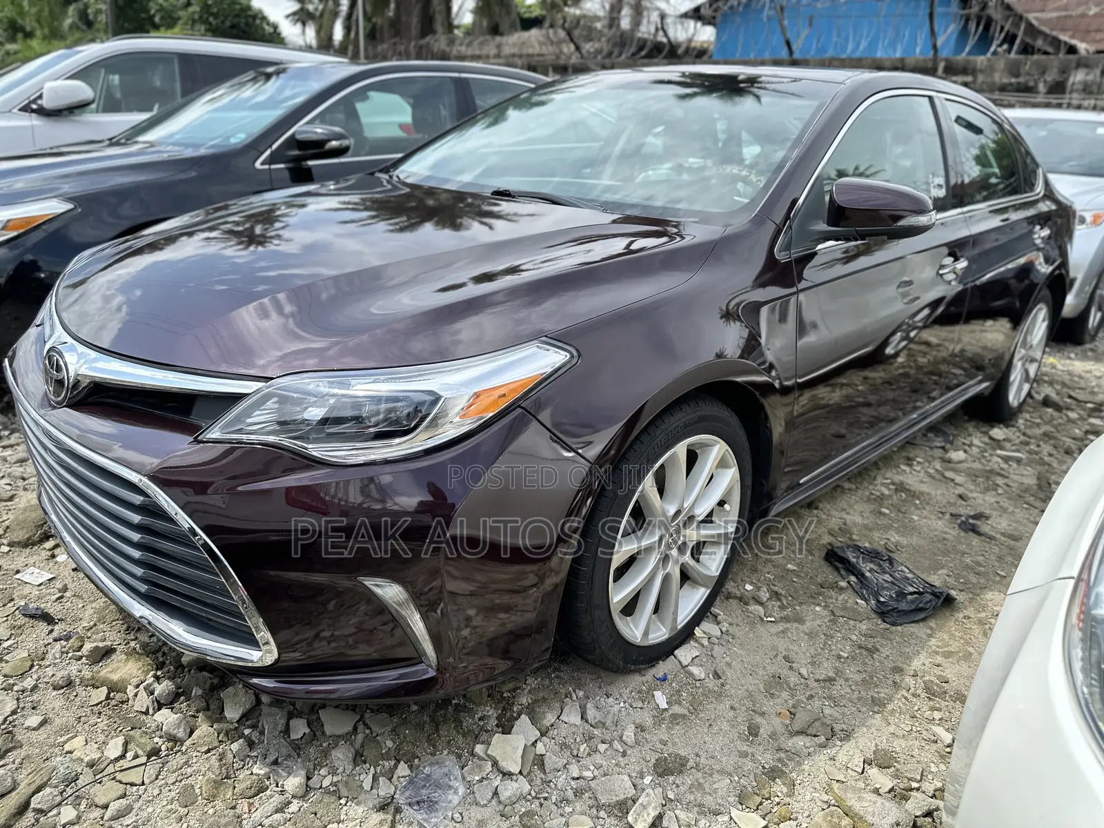 Toyota Avalon Limited Sedan FWD (3.5L 6cyl 6A) 2013 Maroon