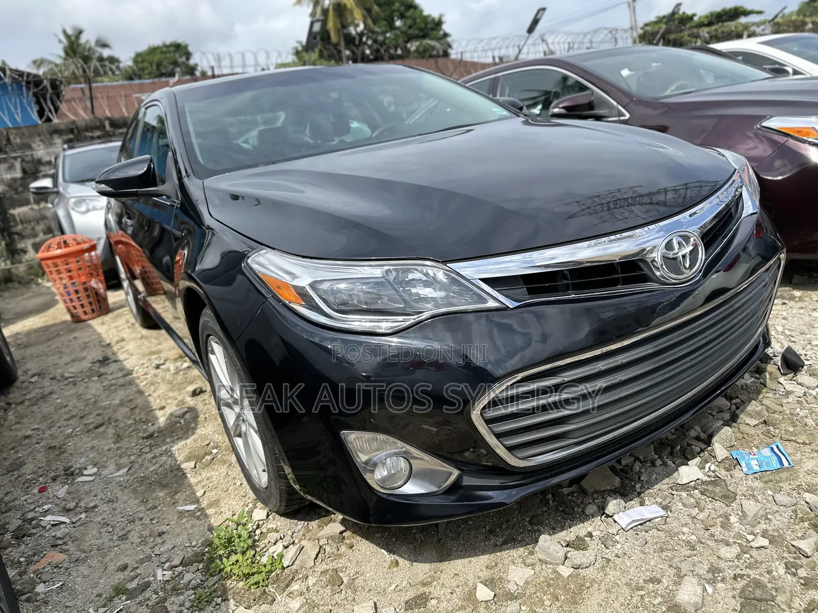 Toyota Avalon XLE Premium Sedan FWD (3.5L 6cyl 6A) 2013 Black