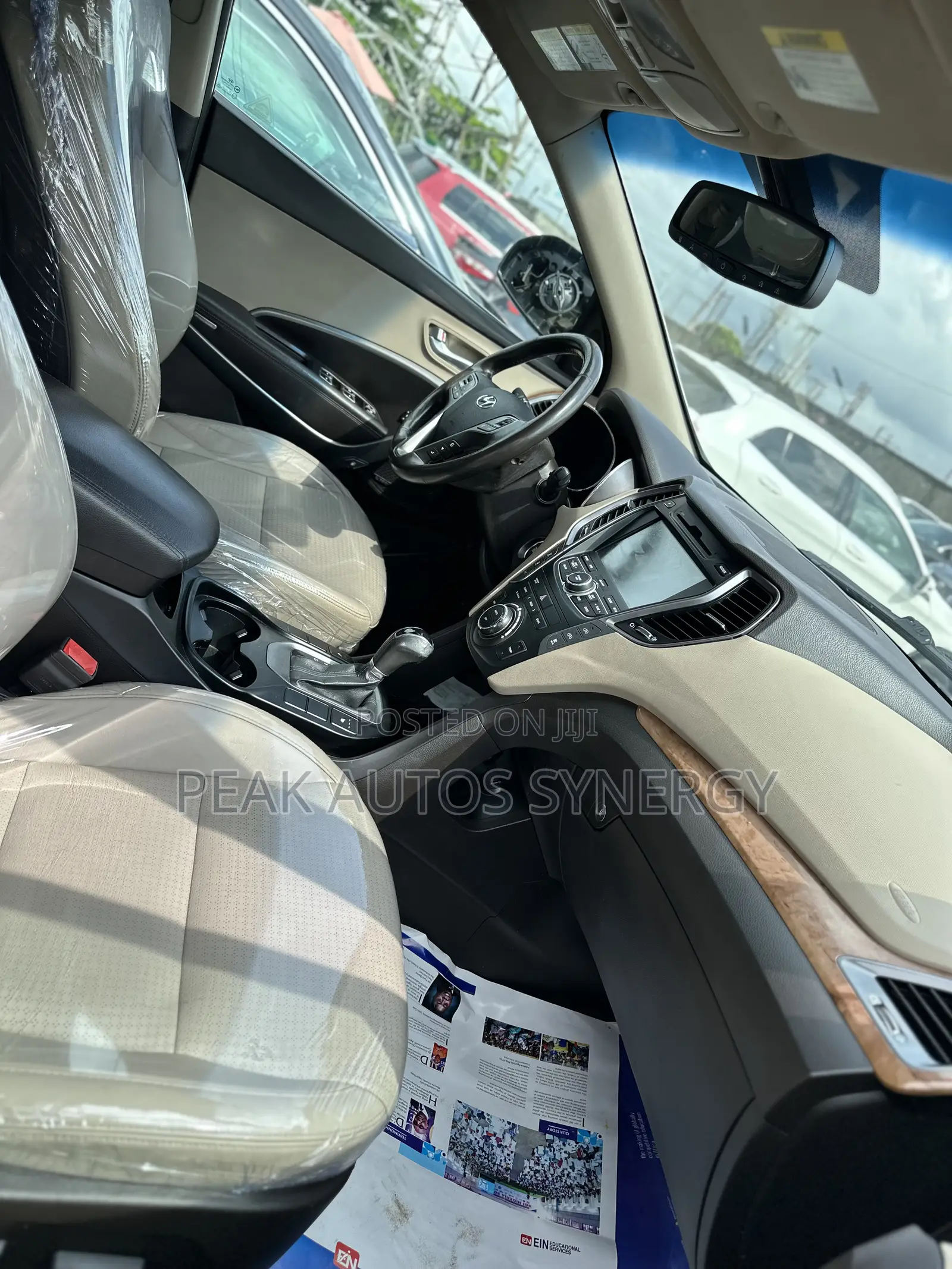 Hyundai Santa Fe Limited 4dr SUV AWD (3.3L 6cyl 6A) 2014 White